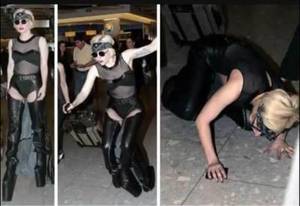 Lady Gaga şi alte vedete care au căzut în public