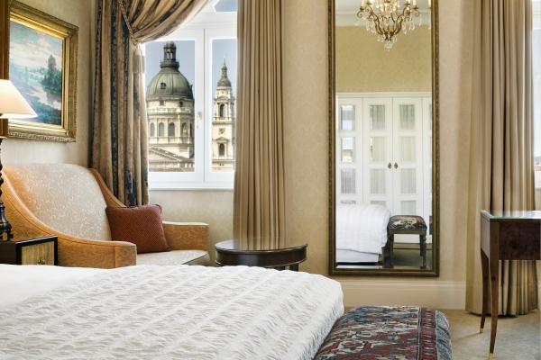 Sărbători de lux în hoteluri din 4 capitale europene 