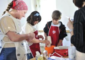 Dr. Oetker -  SOS Satele Copiilor, parteneriat pentru speranţă şi bucurie în familie