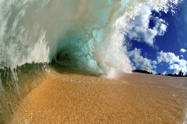 Cele mai spectaculoase valuri surprinse în fotografii