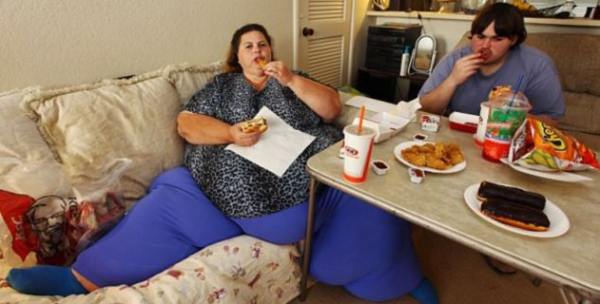 Are 330 de kilograme, dar soțul ei o consideră irezistibilă