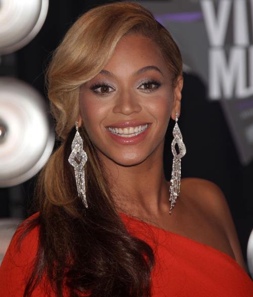 Beyonce, culoarea naturala a pielii