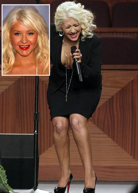 Christina Aguilera cu dungi de autobronzant