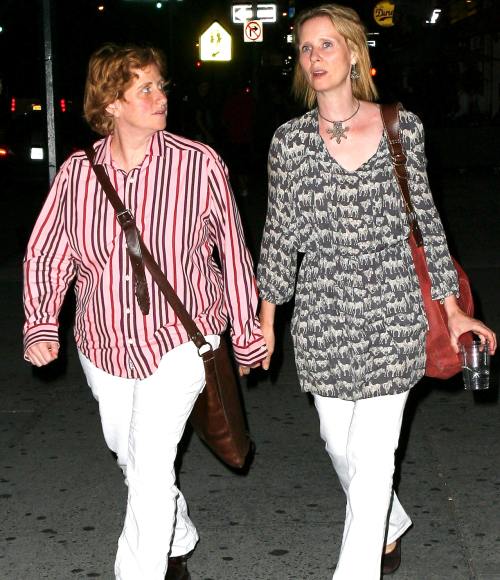 Cynthia Nixon şi Christine Marinoni 