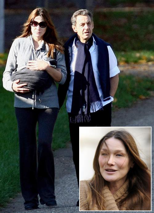Carla Bruni si Nicholas Sarkozy cu fetita Giulia