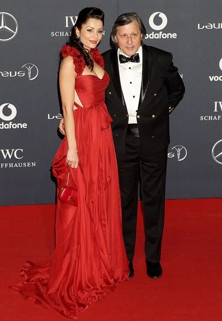 Brigitte Sfăt, elegantă pe covorul roşu la premiile Laureus 2012