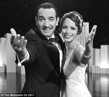 Joan Collins gafează şi dezvăluie câstigatorii de la Oscar 2012 