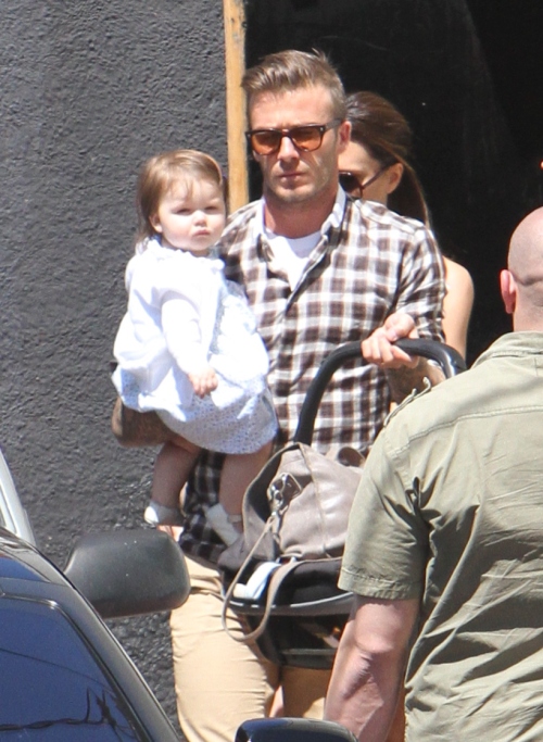 Foto: Ce frumoasă e Harper Beckham! Uite cum a îmbrăcat-o Victoria!