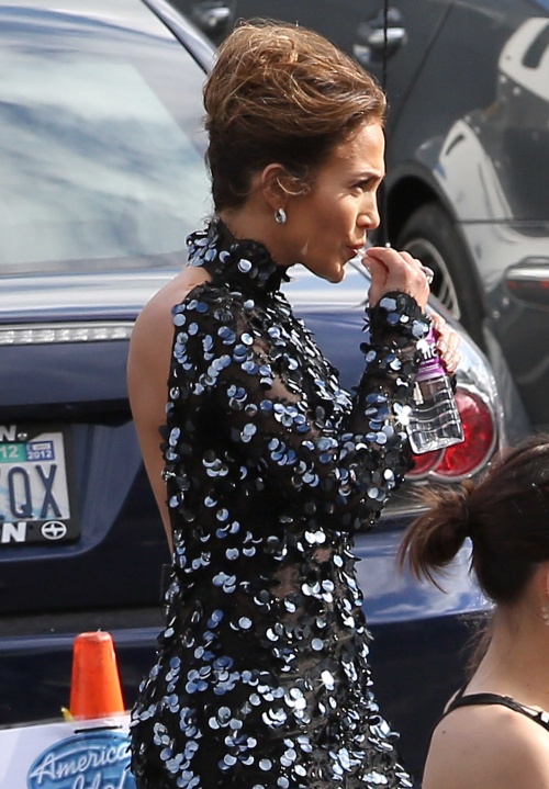 Foto: Ce sexy e Jennifer Lopez la American Idol!