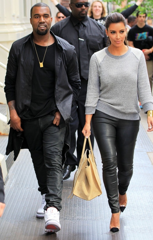 Foto: Kim Kardashian şi Kanye West, un cuplu super stilat!