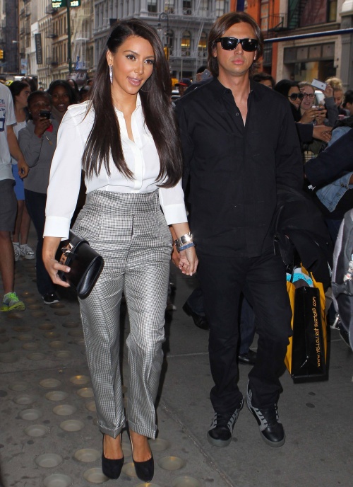 Kim Kardashian, la plimbare în New York