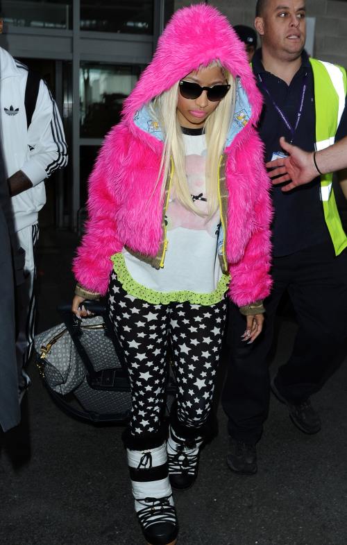 Nicki Minaj, o nouă ţinută extravagantă