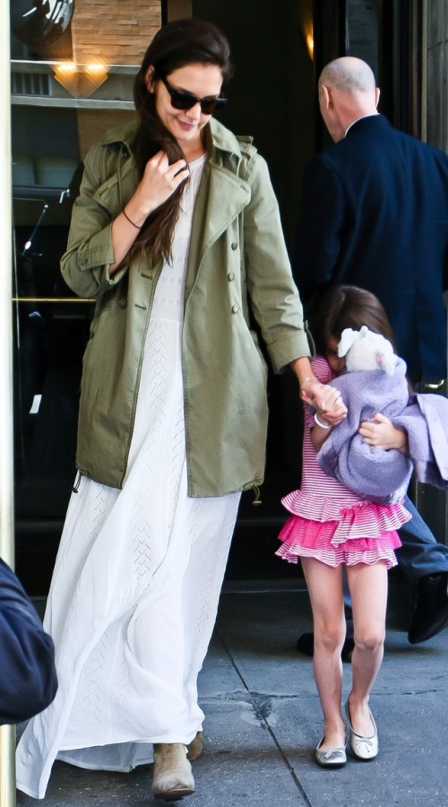 Foto: Suri Cruise a împlinit 6 ani! Uite cum a îmbrăcat-o Katie Holmes!