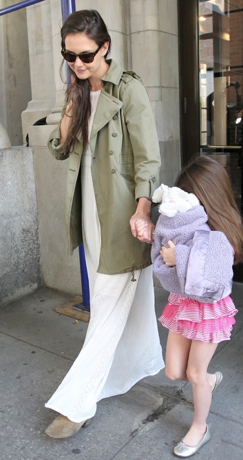 Foto: Suri Cruise a împlinit 6 ani! Uite cum a îmbrăcat-o Katie Holmes!