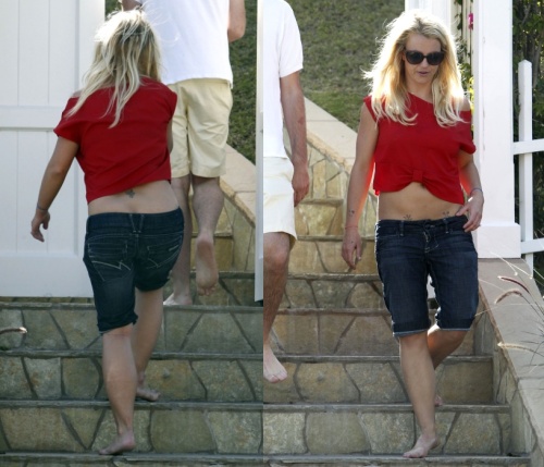 Foto: Aşa nu! Britney Spears arată oribil în vacanţă