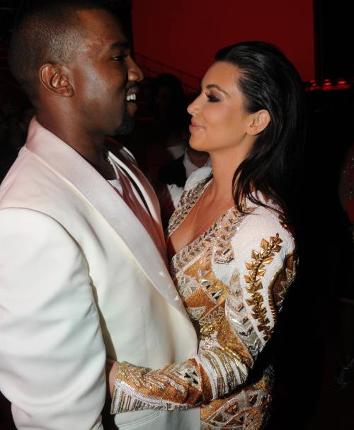 Poze: Kanye West şi Kim Kardashian, un cuplu fericit