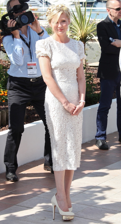 Cannes 2012: Kirsten Dunst, ca o zână pe covorul roşu