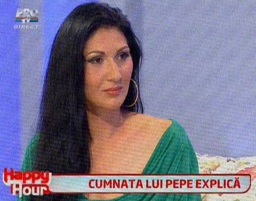 Isterie TV: Cu scandalul în braţe, s-au trezit "vedete" peste noapte