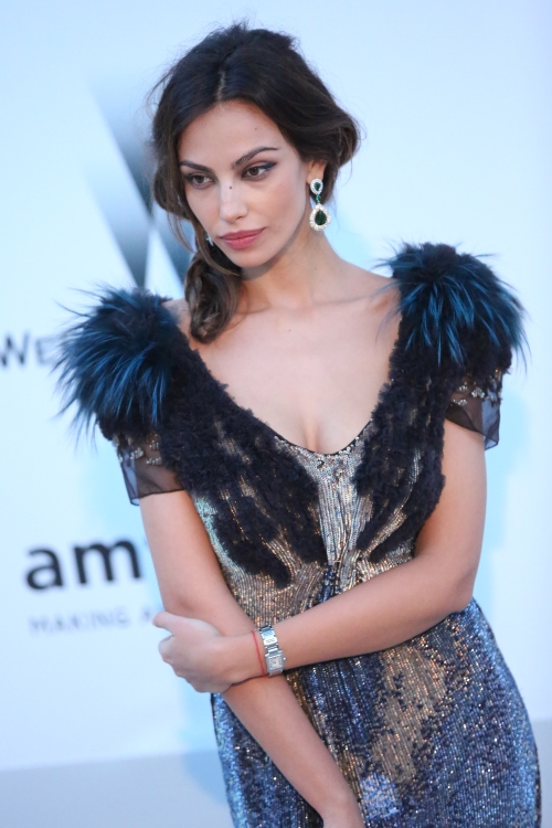 Cannes 2012: Mădălina Ghenea, ca o zeiţă pe covorul roşu