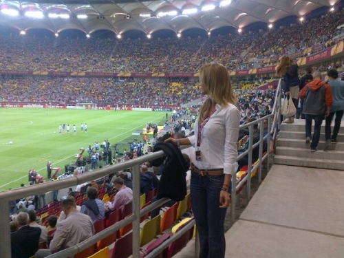 Finala Europa League: Andreea Raicu, suporter de lux pe stadion. Vezi cine a mai fost!