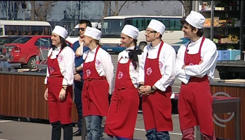 Facebook: Cititorii Unica Online nu o plac pe Andreea de la MasterChef