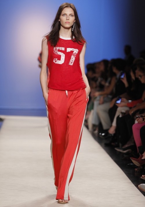 Pantalonii sport, un trend al momentului