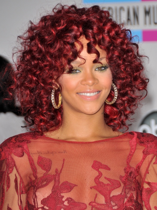 Foto: 7 stiluri de make up a la Rihanna! Machiază-te ca ea!