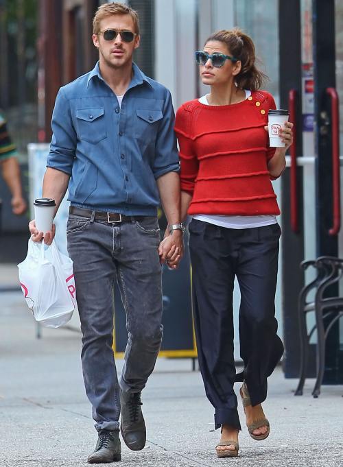Frumoşi şi stilaţi: Ryan Gosling şi Eva Mendes