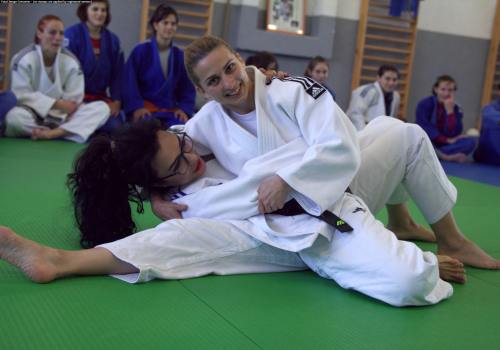 Poze: DJ Wanda ia lecții de judo de la campioana Alina Dumitru