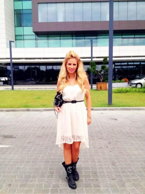 Foto: Ce cool e Andreea Bănică! Uite ce ţinută interesantă a purtat!