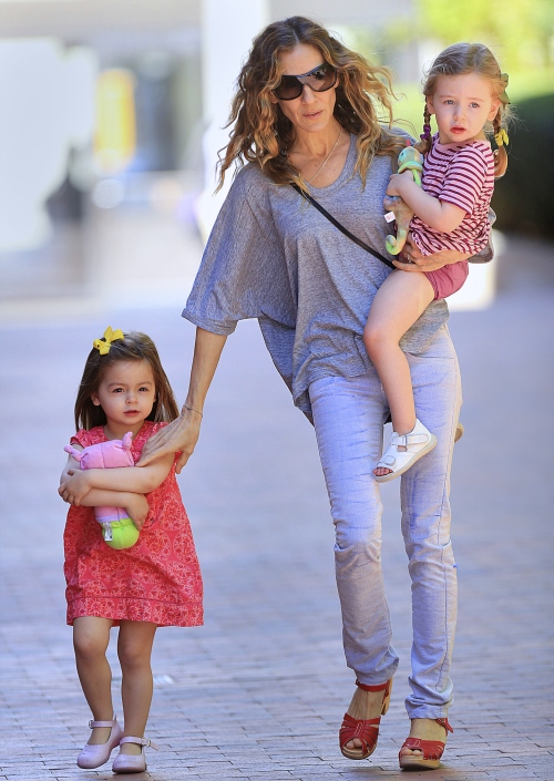 Micuţele fashioniste: Uite cât de dulci sunt gemenele actriţei Sarah Jessica Parker