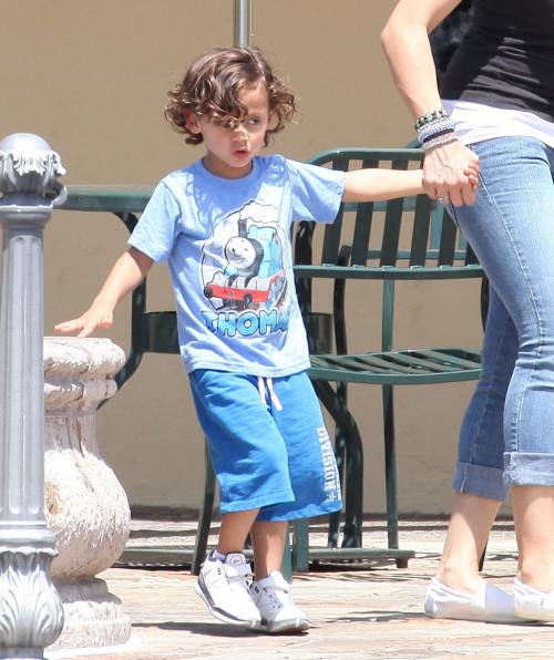 Uite ce adorabili sunt gemenii lui J. Lo! Cu cine seamănă mai mult?