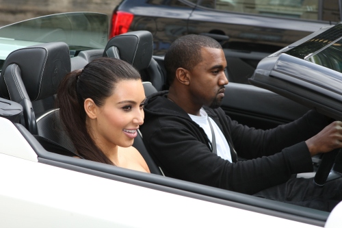 Ce cuplu frumos! Kim Kardashian şi Kanye West, stilaţi la Paris