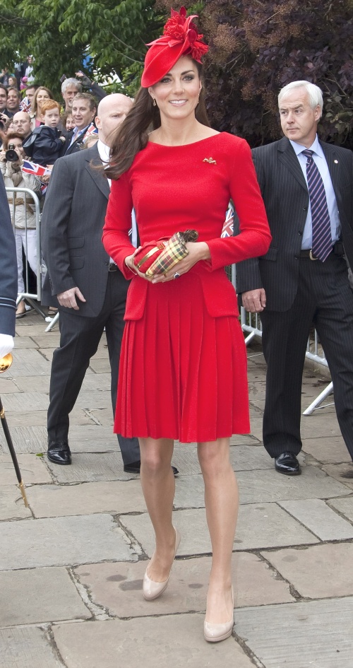 Foto: Kate Middleton a purtat rochii Alexander McQueen, trei zile la rând