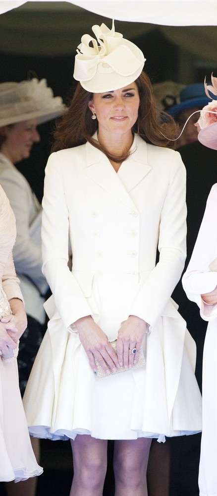 Kate Middleton se răsfaţă! Doar anul acesta a dat peste 40.000 de euro pe haine