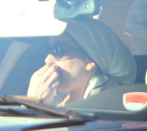 Foto: Ups! Lindsay Lohan surprinsă cu degetul în nas