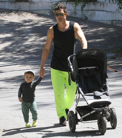 Orlando Bloom, un tătic sexy