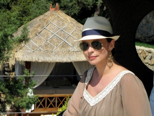 Foto: Andreea Marin Bănică, superbă în vacanţă. Uite ce elegantă e!