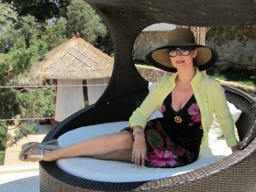 Foto: Andreea Marin Bănică, superbă în vacanţă. Uite ce elegantă e!
