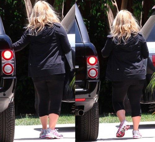 Foto: Jessica Simpson se chinuie să slăbească! Uite cât are de dat jos