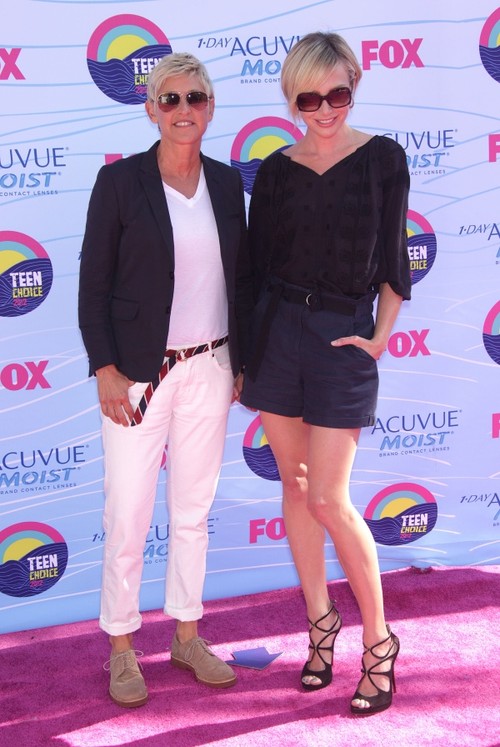 Foto: Ellen DeGeneres şi Portia de Rossi - un cuplu la modă pe covorul roz