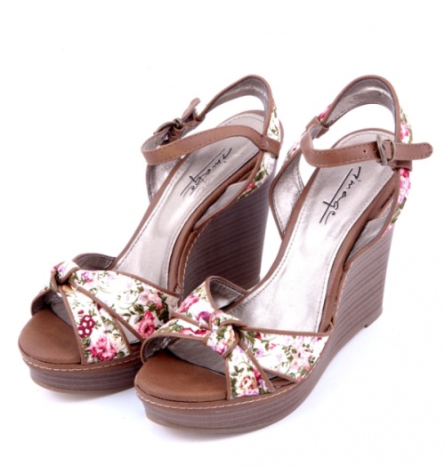 Shopping de vară: 6 piese vestimentare cu print floral must have