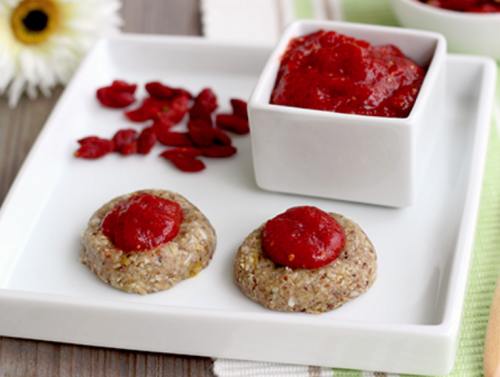 Reţete raw: Fursecuri de ovăz cu gem de fructe goji fără foc