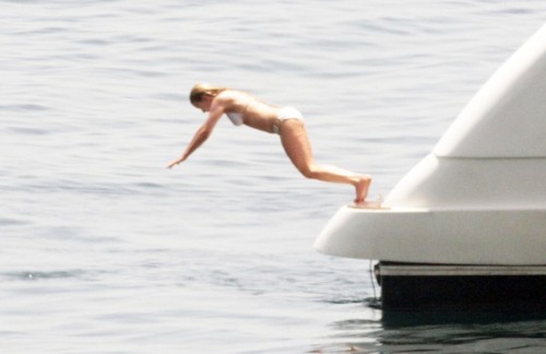 Vacanţă de vedetă: Scarlett Johansson a scăpat de griji în Sicilia