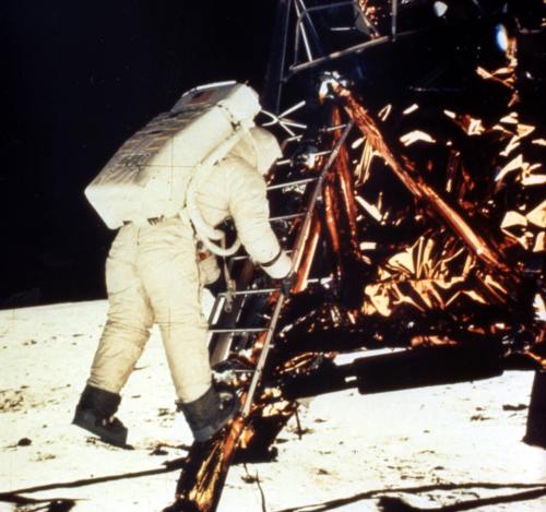 Neil Armstrong: Cele mai frumoase poze cu misiunea Apollo 11