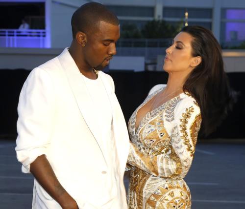 Poze: Cu ochii după sâni. Bărbaţi celebri prinşi în fapt