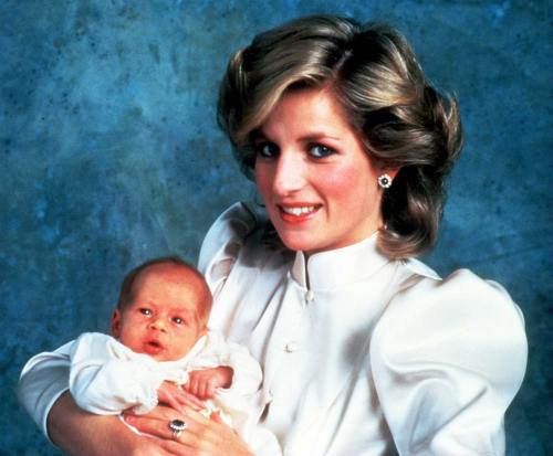 15 ani de la moartea lui Lady Diana. Vezi cele mai frumoase poze cu prinţesa!