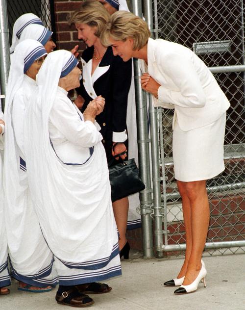 15 ani de la moartea lui Lady Diana. Vezi cele mai frumoase poze cu prinţesa!