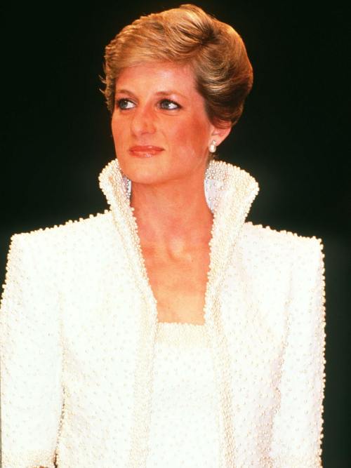 15 ani de la moartea lui Lady Diana. Vezi cele mai frumoase poze cu prinţesa!