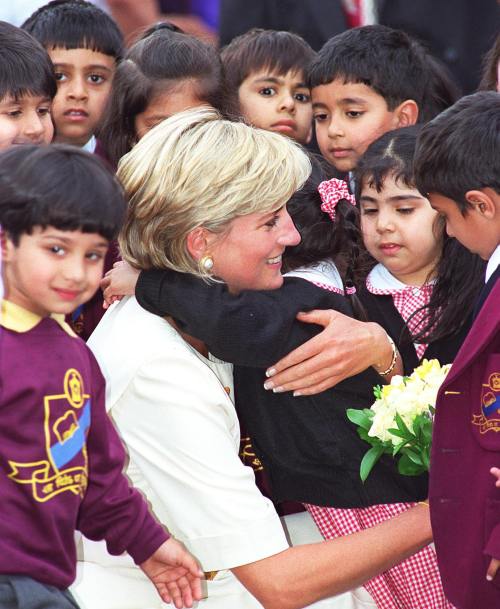 15 ani de la moartea lui Lady Diana. Vezi cele mai frumoase poze cu prinţesa!